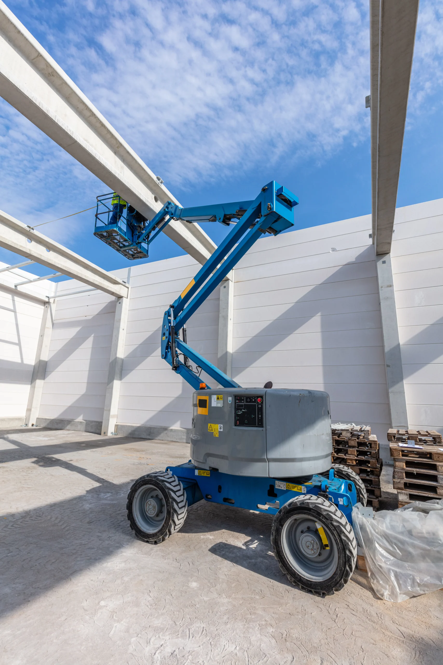 reach truck image